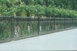 чугунная ограда