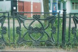чугунная ограда